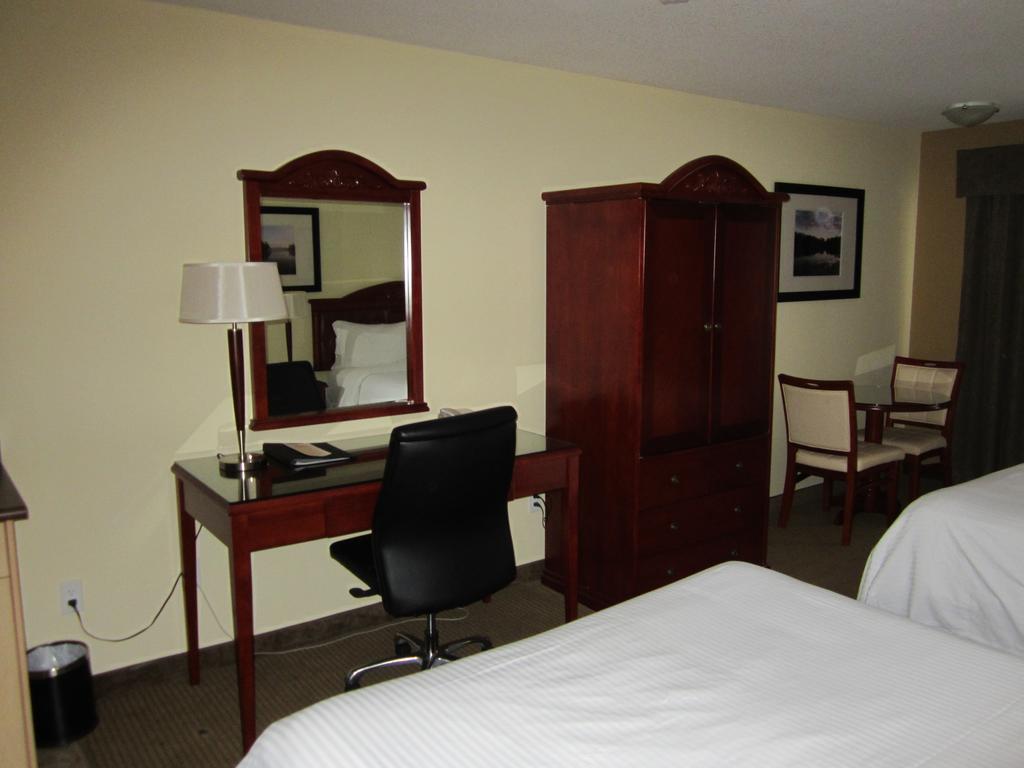 Trend Mountain Hotel & Conference Centre Tumbler Ridge Kamer foto