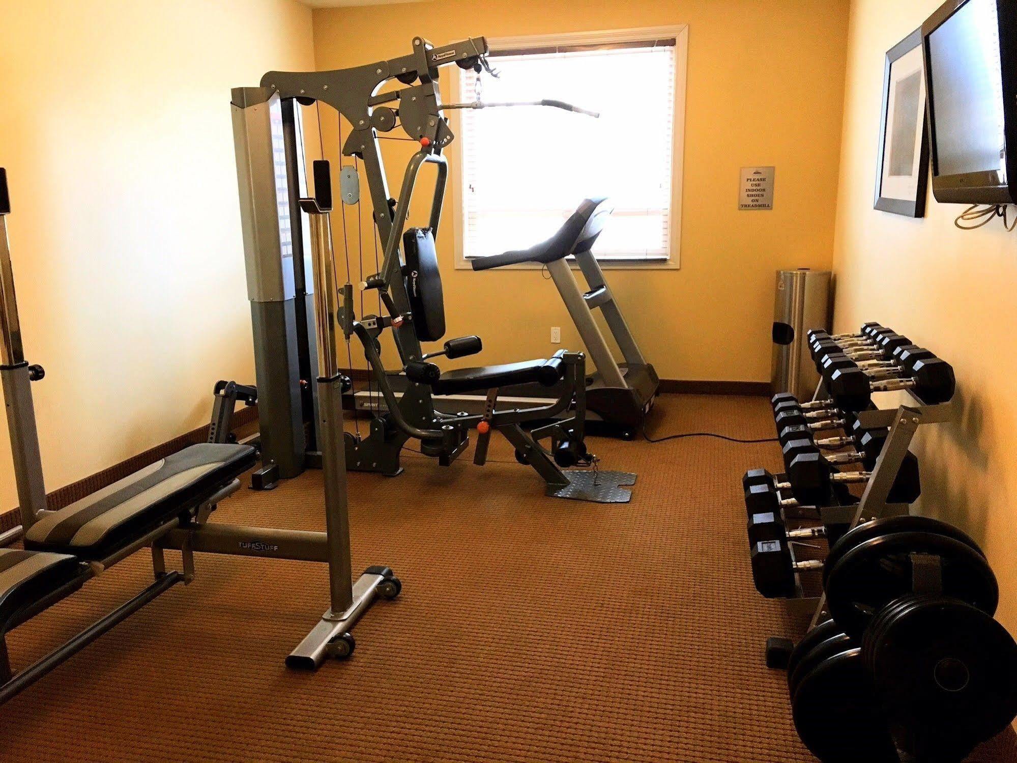 Trend Mountain Hotel & Conference Centre Tumbler Ridge Buitenkant foto